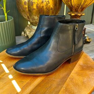 [LUCKY BRAND]  Andre Women's size 9.5 Black Leather Zip Up Chelsea Boots